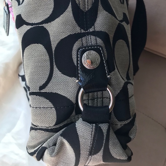 Coach black and beige signature tote bag. - Picture 5 of 8